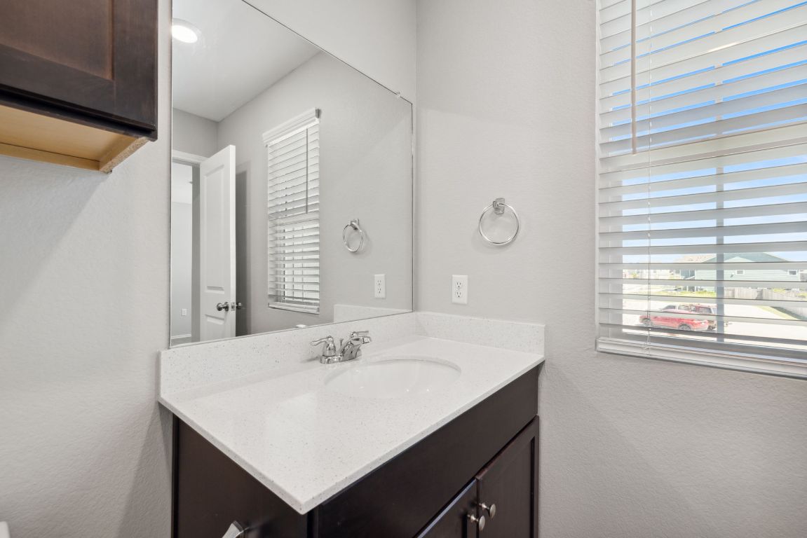 12101 Short Leaf Path Del Valle, TX 78617 - Photo 20 of 31