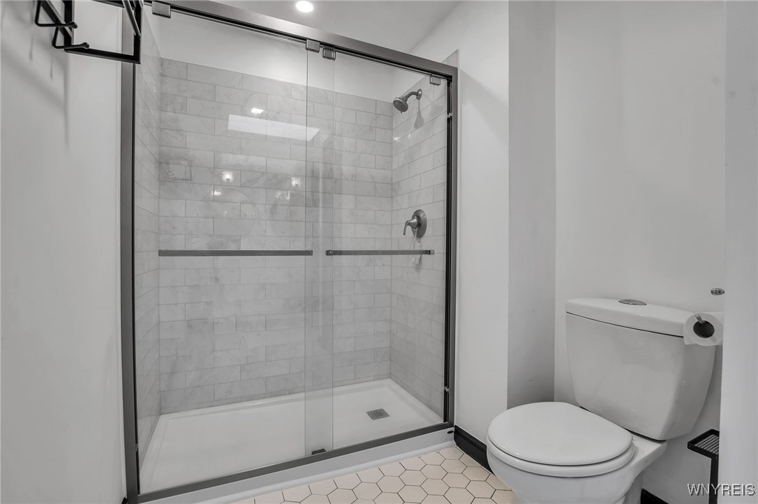 393 Glengrove Road Porter, NY 14174 - Photo 25 of 50 Full main bath upstairs