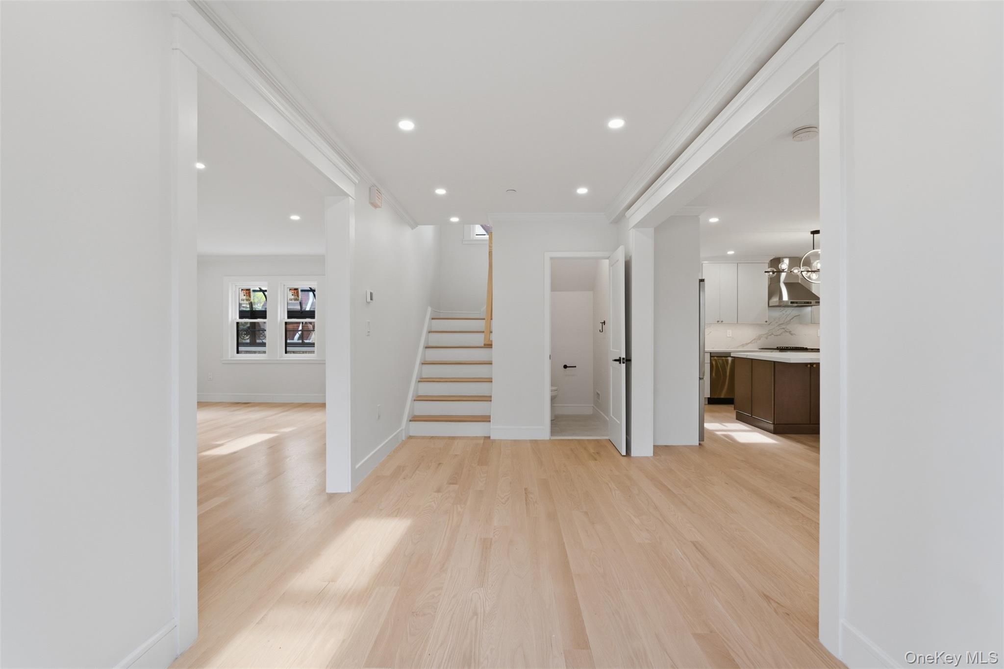 40 Calhoun Avenue New Rochelle, NY 10801 - Photo 3 of 49