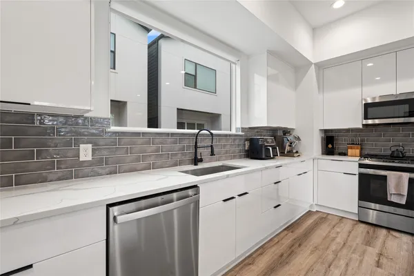 $399,000 | 2404 Hadley Street, Unit C, Houston, TX 77004
