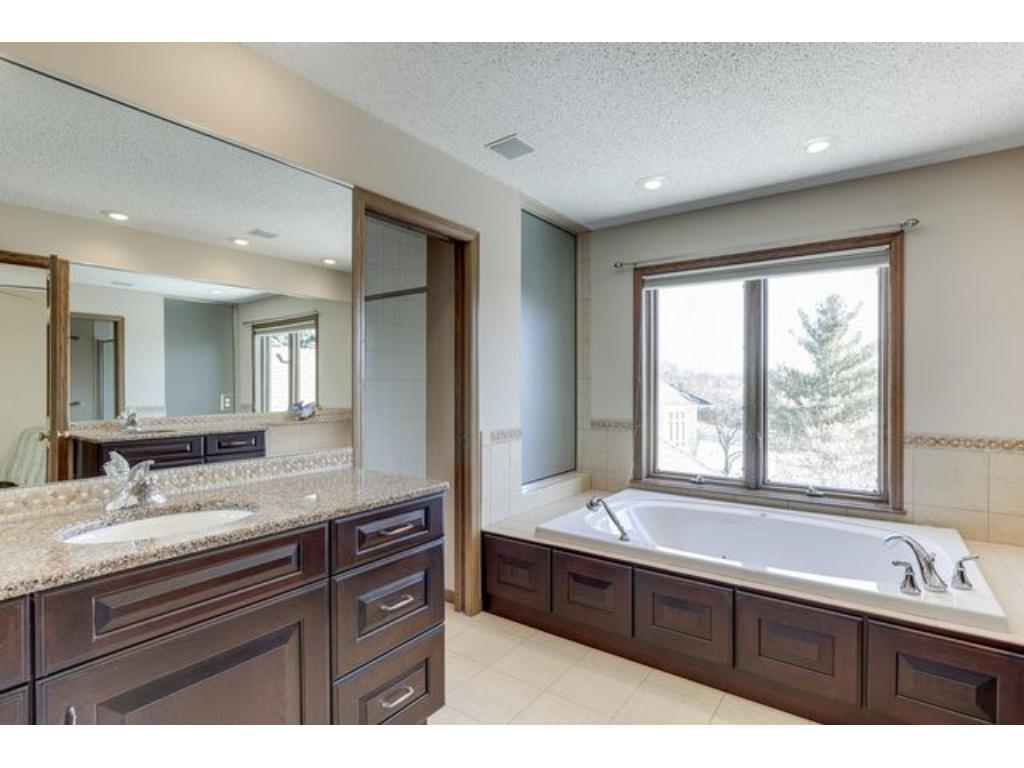 8805 Boulder Rise Eden Prairie, MN 55347 - Photo 14 of 23