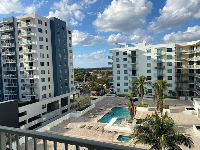 $324,900 | 140 South Dixie Highway, Unit 820, Hollywood, FL 33020