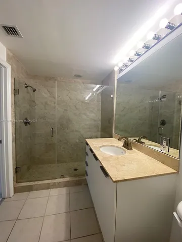 $324,900 | 140 South Dixie Highway, Unit 820, Hollywood, FL 33020