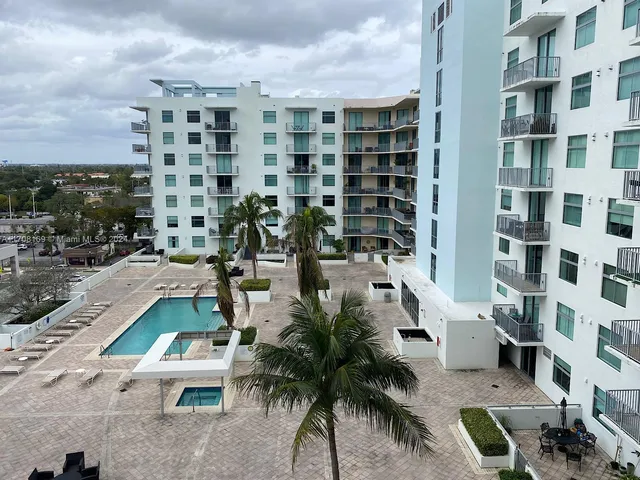 $324,900 | 140 South Dixie Highway, Unit 820, Hollywood, FL 33020