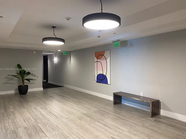 $324,900 | 140 South Dixie Highway, Unit 820, Hollywood, FL 33020