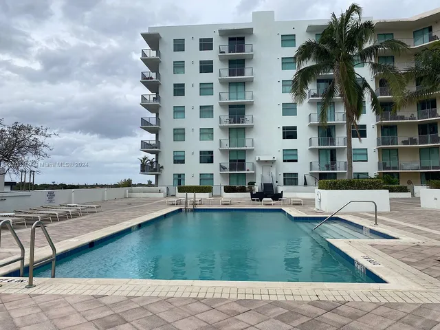 $324,900 | 140 South Dixie Highway, Unit 820, Hollywood, FL 33020