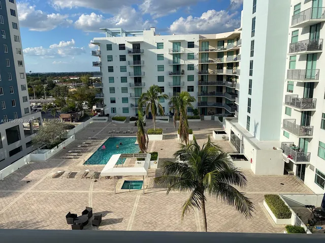 $324,900 | 140 South Dixie Highway, Unit 820, Hollywood, FL 33020