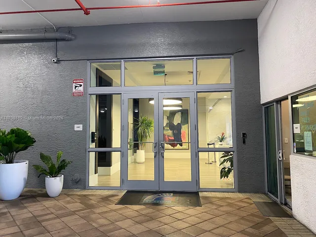 $324,900 | 140 South Dixie Highway, Unit 820, Hollywood, FL 33020