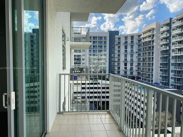 $324,900 | 140 South Dixie Highway, Unit 820, Hollywood, FL 33020