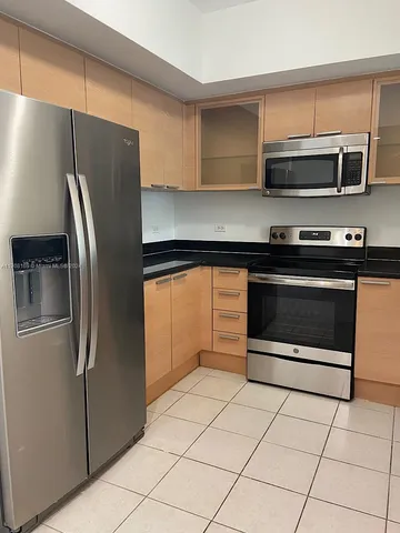 $324,900 | 140 South Dixie Highway, Unit 820, Hollywood, FL 33020