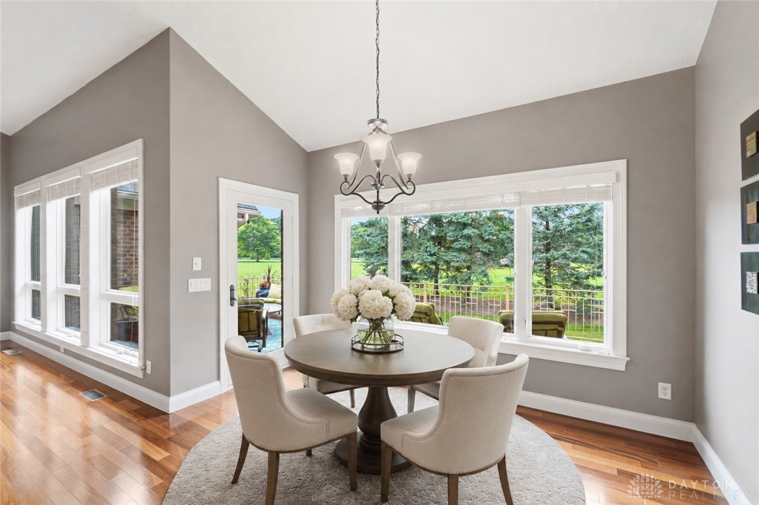 8010 Country Brook Court Springboro, OH 45066 - Photo 15 of 47
