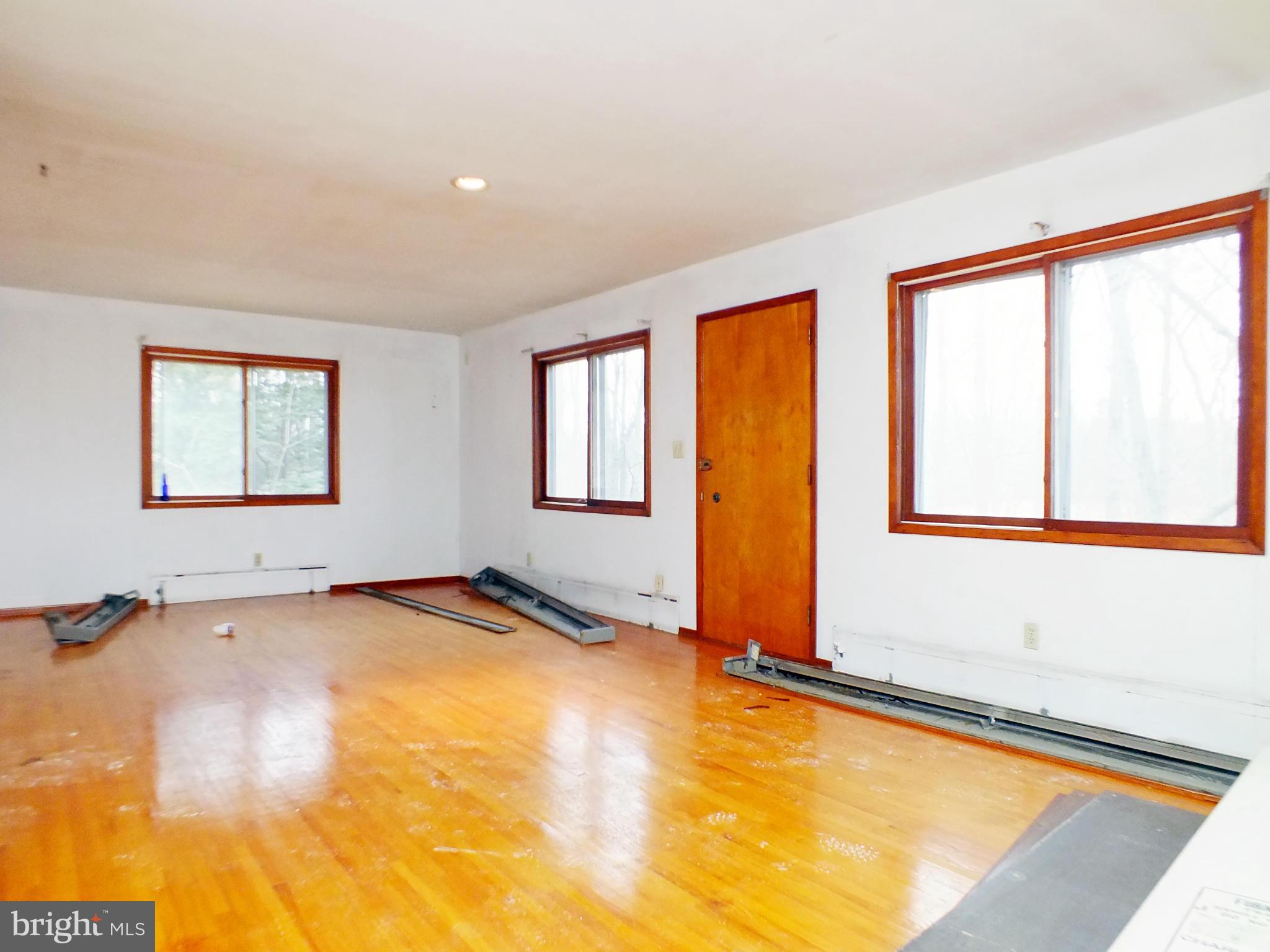 4211 York Road, Unit 1 Manchester, MD 21102 - Photo 3 of 30 Living Room, View 1