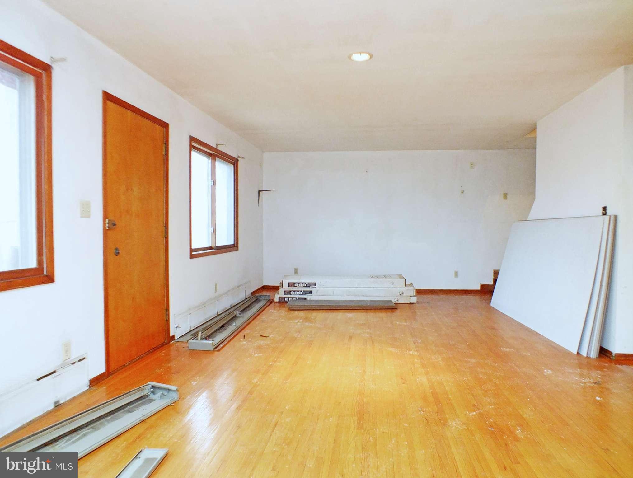 4211 York Road, Unit 1 Manchester, MD 21102 - Photo 4 of 30 Living Room, View 2
