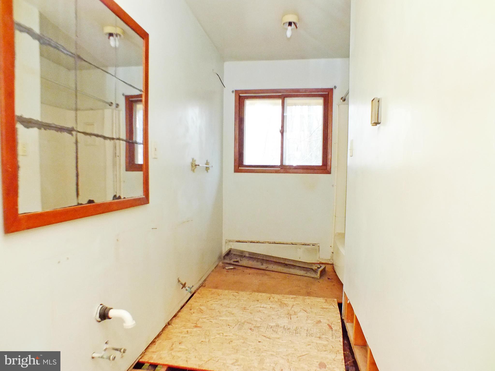 4211 York Road, Unit 1 Manchester, MD 21102 - Photo 10 of 30 Main Level Bath, View 1
