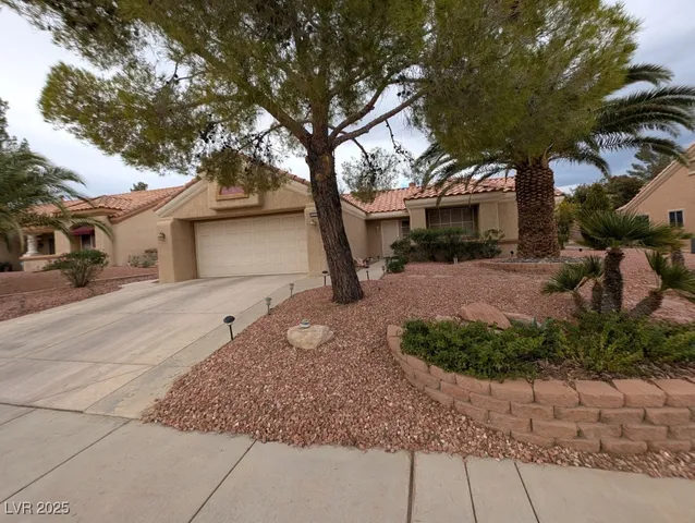 $1,900 | 2737 Tumble Brook Drive, Las Vegas, NV 89134