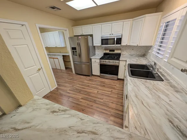$1,900 | 2737 Tumble Brook Drive, Las Vegas, NV 89134