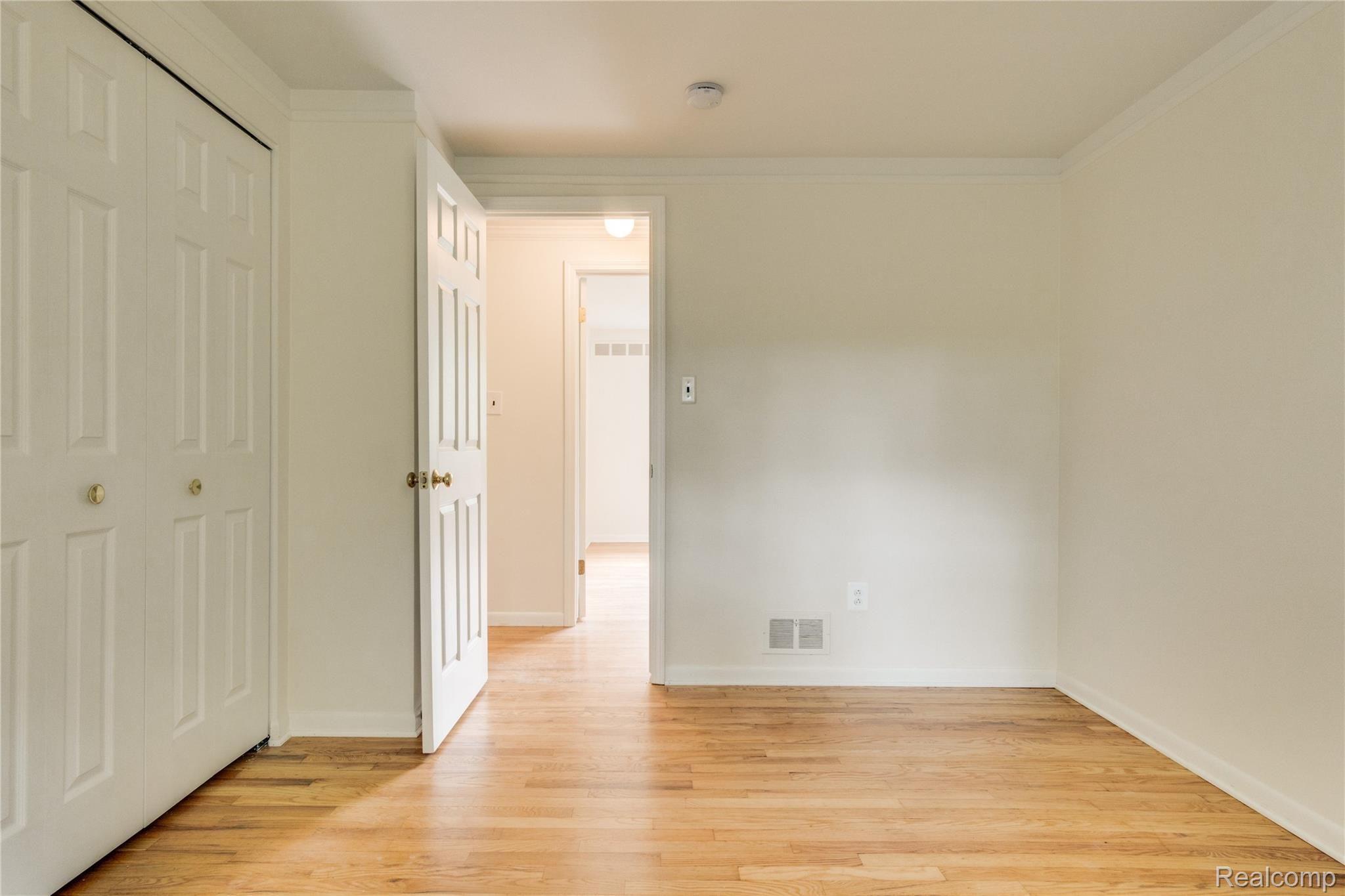 28815 Summerwood Road Farmington, MI 48334 - Photo 33 of 52 Interiors (37 of 50).jpg