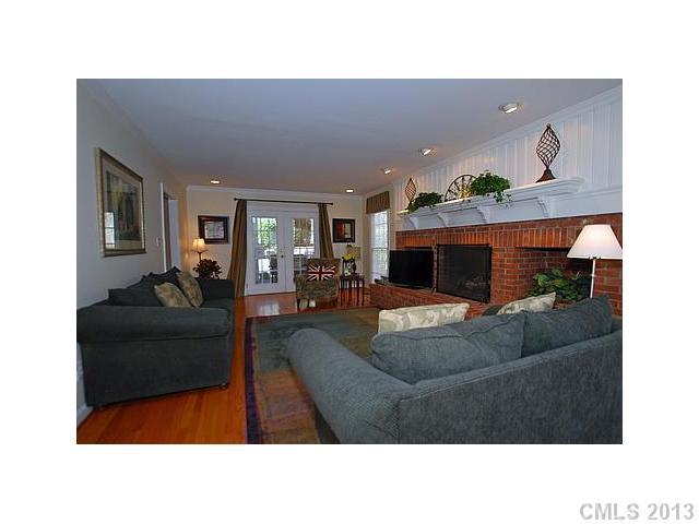 3032 Mountainbrook Road Charlotte, NC 28210 - Photo 2 of 16