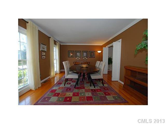 3032 Mountainbrook Road Charlotte, NC 28210 - Photo 3 of 16