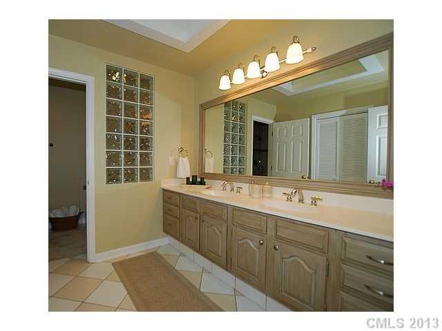 3032 Mountainbrook Road Charlotte, NC 28210 - Photo 10 of 16