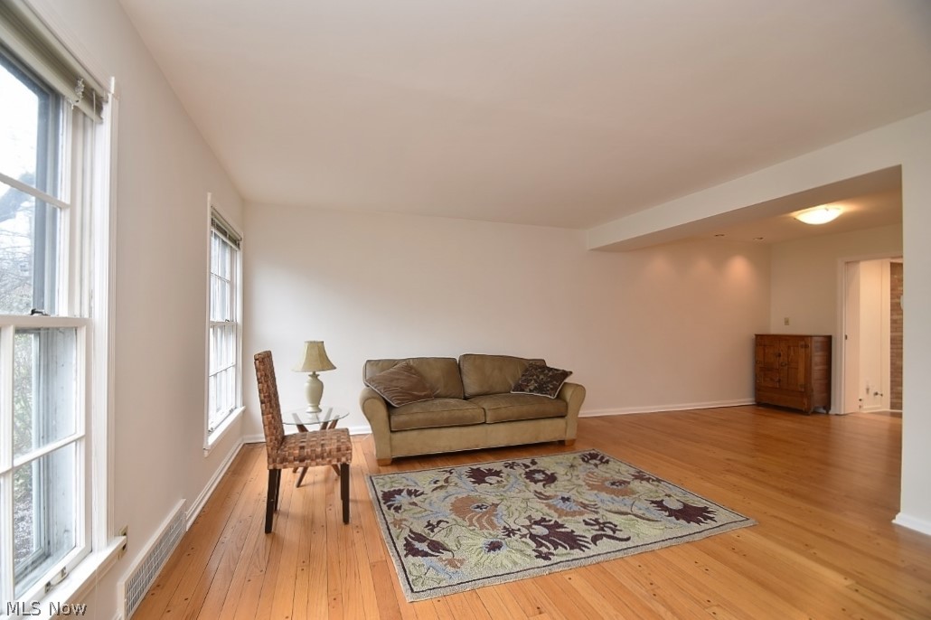 2401 Overlook Road Cleveland, OH 44106 - Photo 3 of 32 LR view