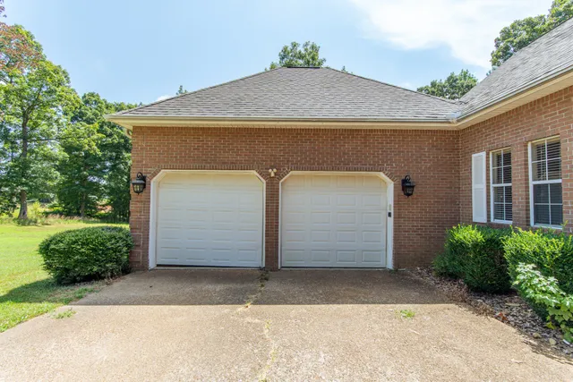 $470,000 | 915 Cliffview Road, Bolivar, TN 38008