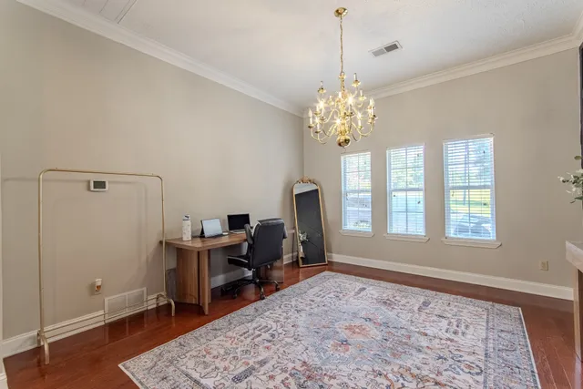 $470,000 | 915 Cliffview Road, Bolivar, TN 38008