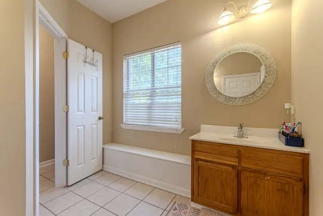 $470,000 | 915 Cliffview Road, Bolivar, TN 38008