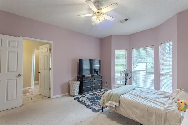 $470,000 | 915 Cliffview Road, Bolivar, TN 38008