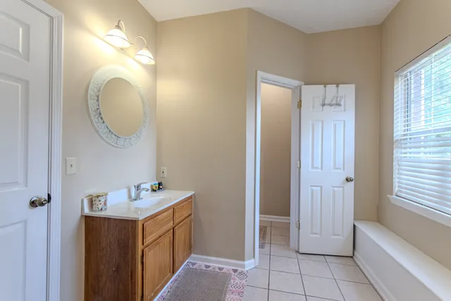 $470,000 | 915 Cliffview Road, Bolivar, TN 38008