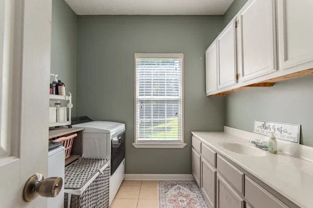 $470,000 | 915 Cliffview Road, Bolivar, TN 38008