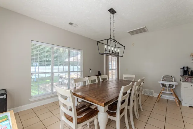 $470,000 | 915 Cliffview Road, Bolivar, TN 38008