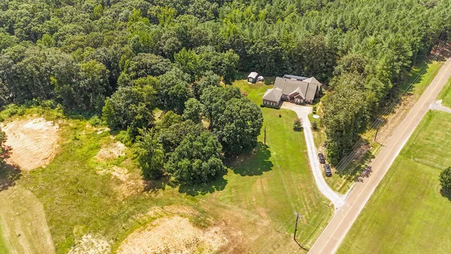 $470,000 | 915 Cliffview Road, Bolivar, TN 38008