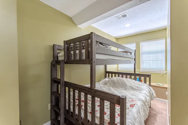 $470,000 | 915 Cliffview Road, Bolivar, TN 38008