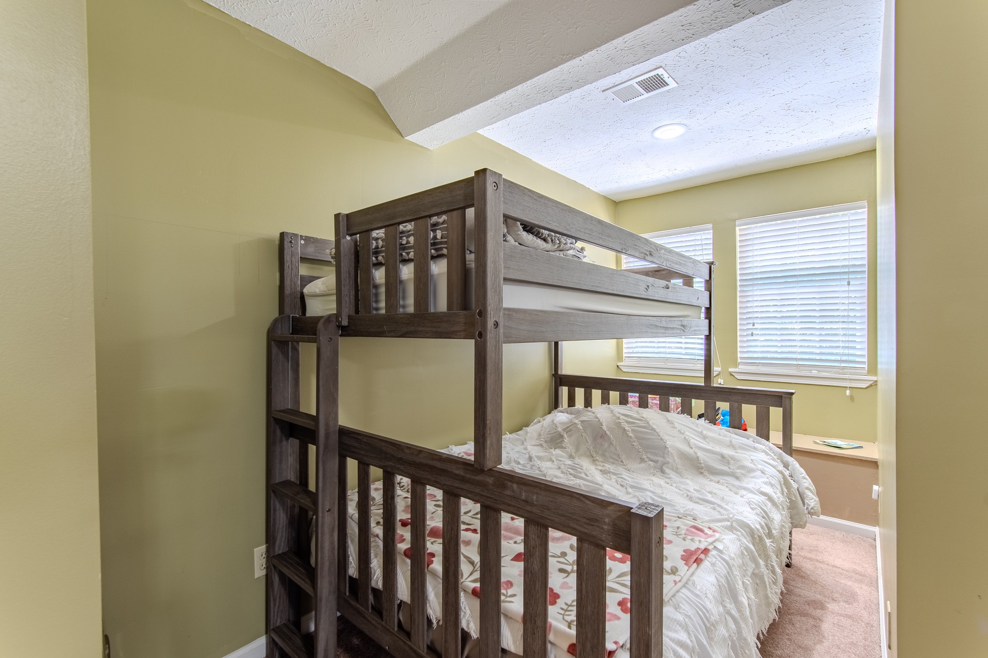 915 Cliffview Road Bolivar, TN 38008 - Photo 82 of 89 a bedroom with a bed next to a window