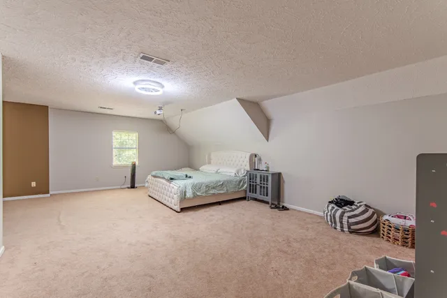 $470,000 | 915 Cliffview Road, Bolivar, TN 38008