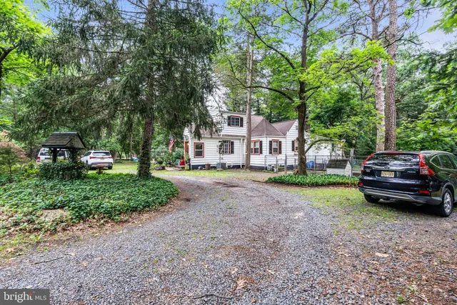 $725,000 | 747 West Veterans Highway, Jackson, NJ 08527