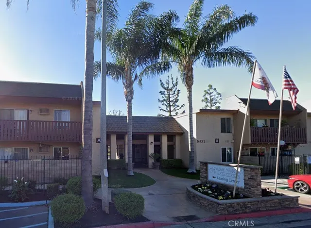 $299,900 | 801 South Lyon, Unit 42, Santa Ana, CA 92705