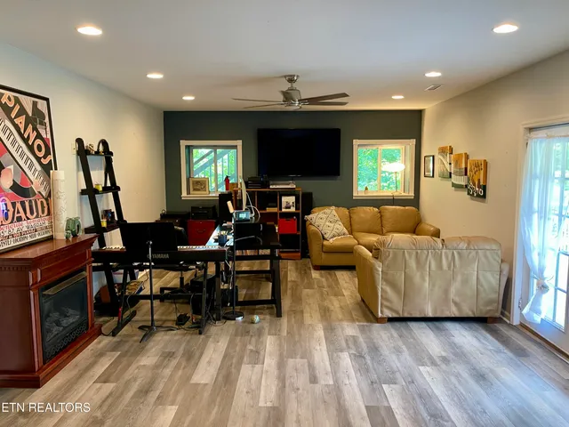 $690,000 | 2531 Highland Park Drive, Pigeon Forge, TN 37863