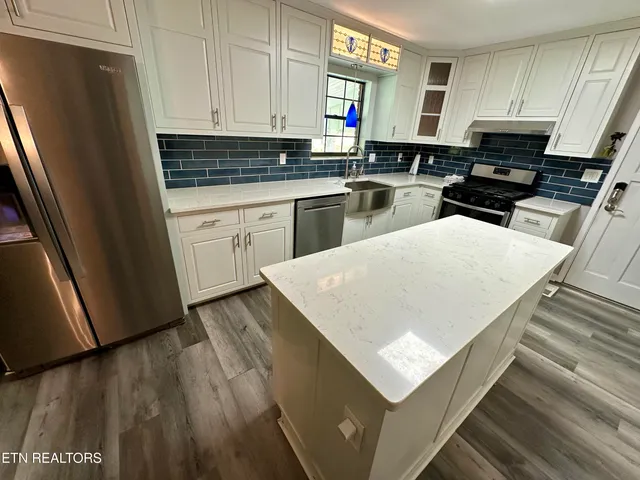 $690,000 | 2531 Highland Park Drive, Pigeon Forge, TN 37863