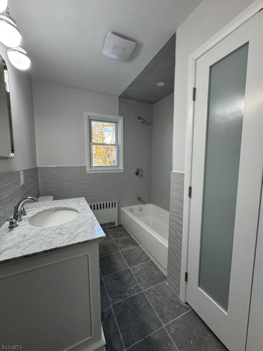 639 Oakdene Avenue Ridgefield, NJ 07657 - Photo 13 of 20