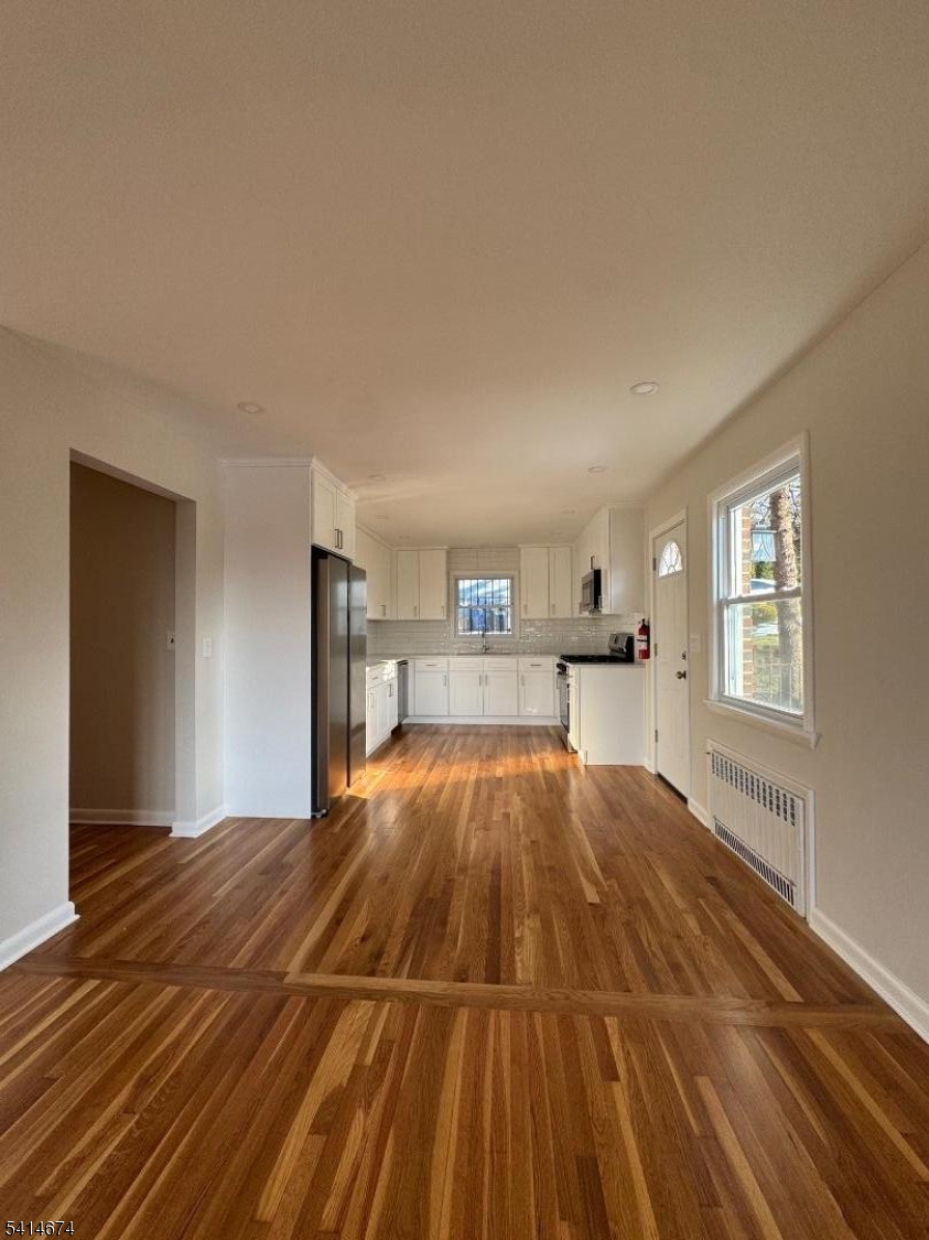 639 Oakdene Avenue Ridgefield, NJ 07657 - Photo 4 of 20