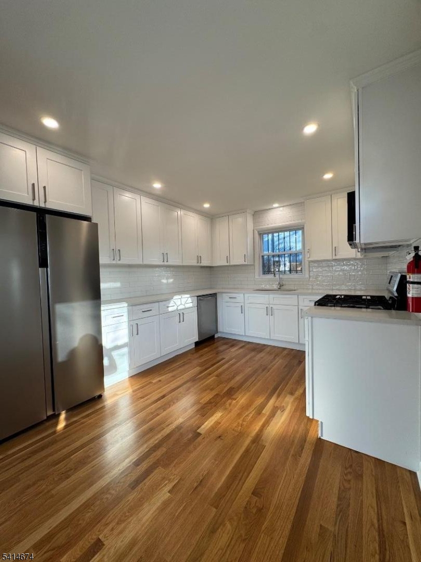 639 Oakdene Avenue Ridgefield, NJ 07657 - Photo 5 of 20