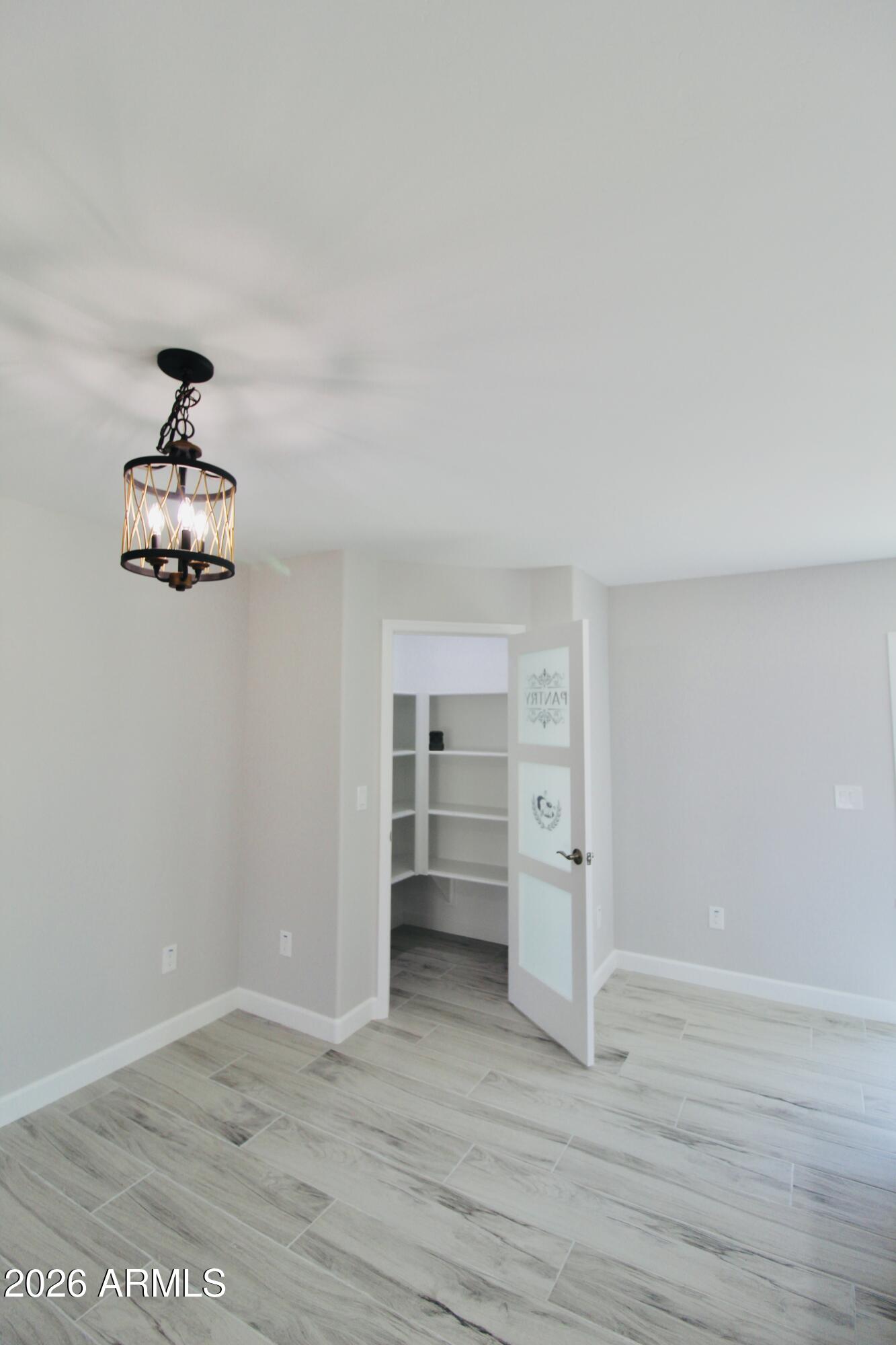20275 East Mesa Verde Road, Unit 503 Mayer, AZ 86333 - Photo 8 of 32 DINING ROOM