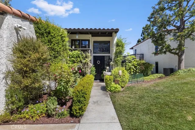 $1,379,000 | 92 Cottonwood Circle, Rolling Hills Estates, CA 90274