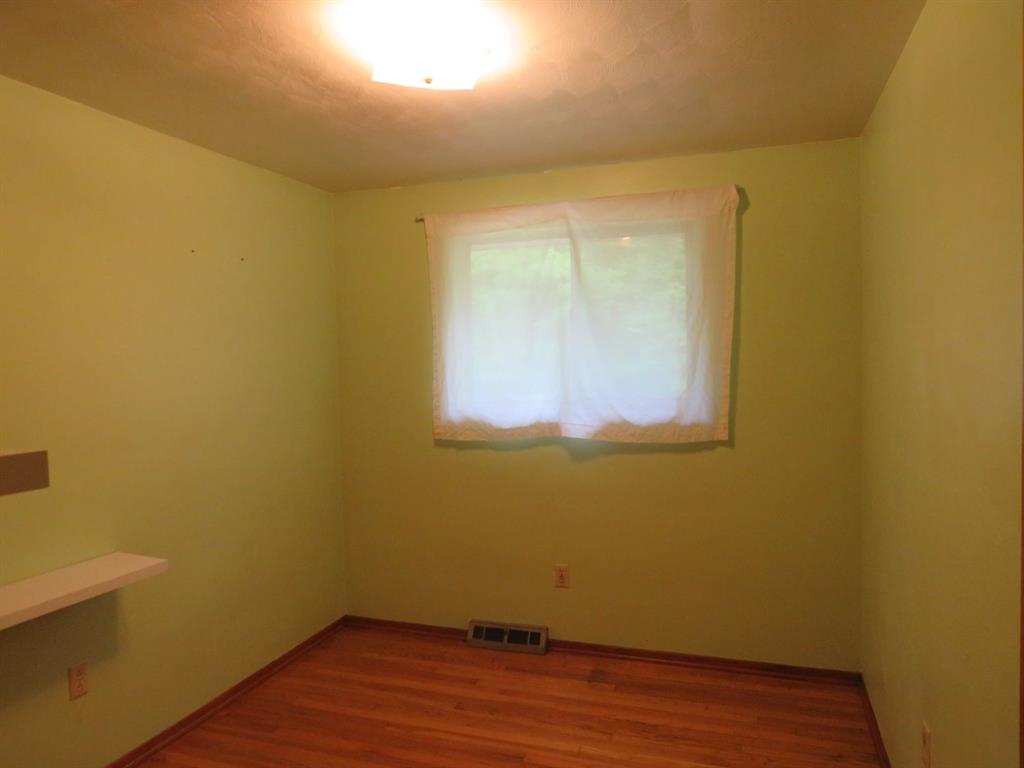 435 Hemphill Road Tarentum, PA 15084 - Photo 18 of 30