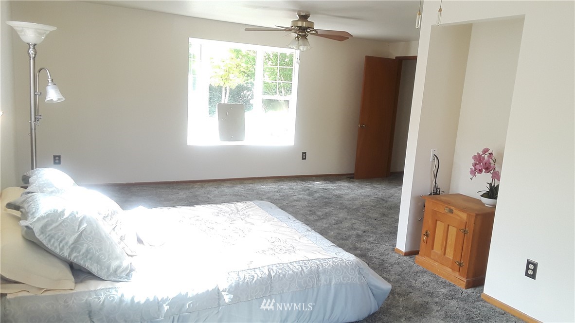 5717 Highland Road Everett, WA 98203 - Photo 12 of 23