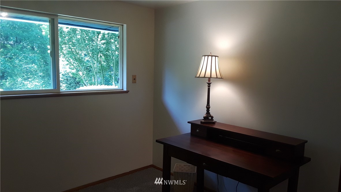 5717 Highland Road Everett, WA 98203 - Photo 13 of 23