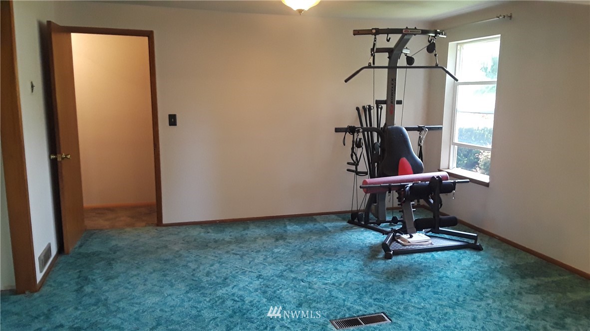 5717 Highland Road Everett, WA 98203 - Photo 19 of 23