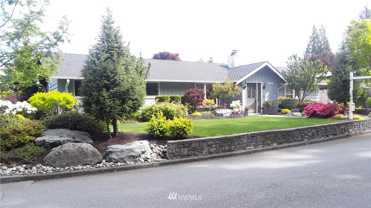 5717 Highland Road Everett, WA 98203 - Photo 3 of 23